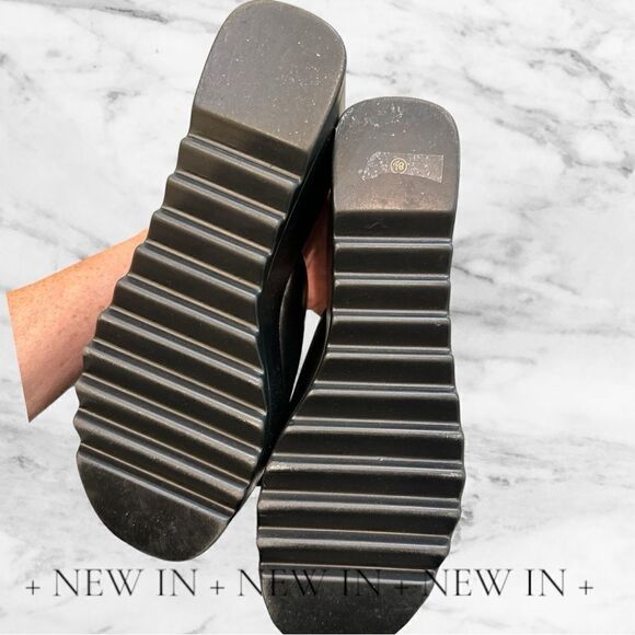 Top Moda Black platform wedge open toe sandals- like new! Size 8.5 - Picture 5 of 6